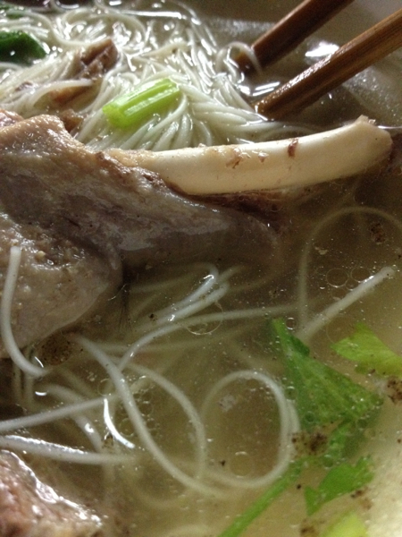 l-เจ๊แดง-หมี่ซั่วเป็ดตุ๋น-ไก่ตุ๋น-น้ำใส